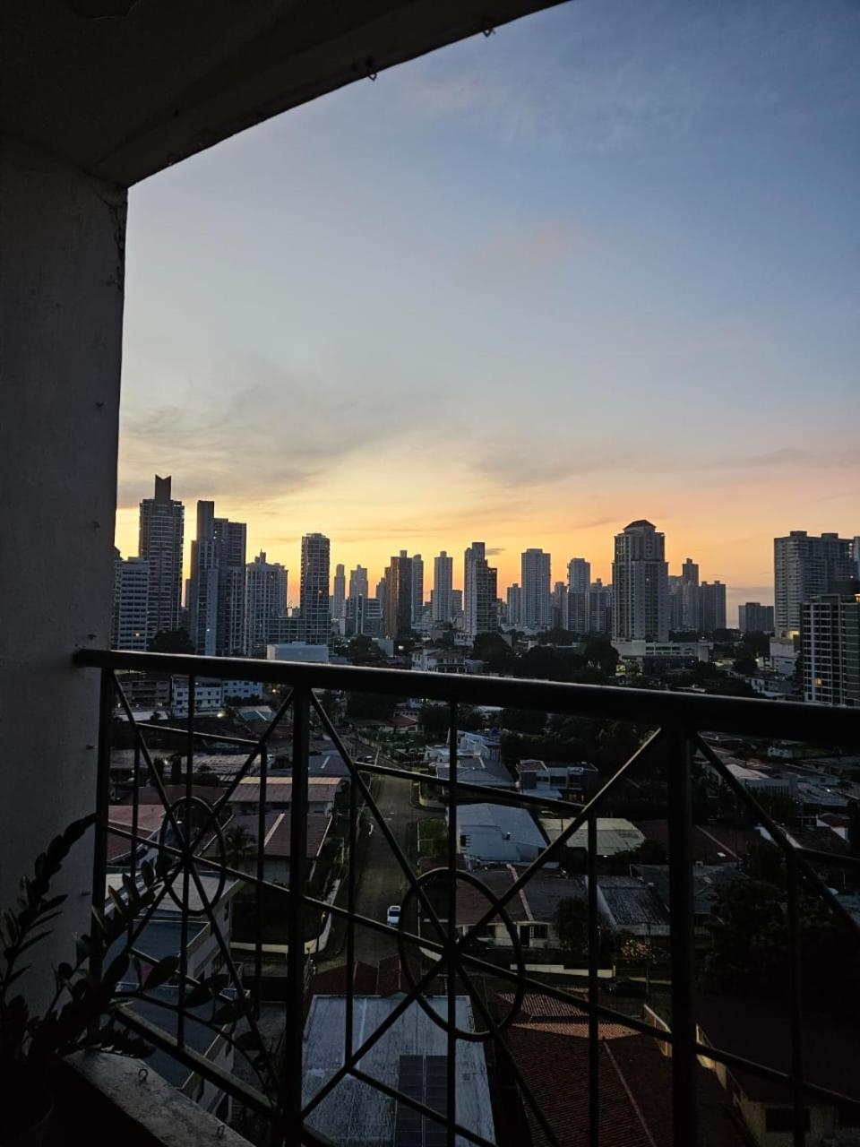 Habitación en casa particular - Confort Y Comodidad Ciudad de Panamá